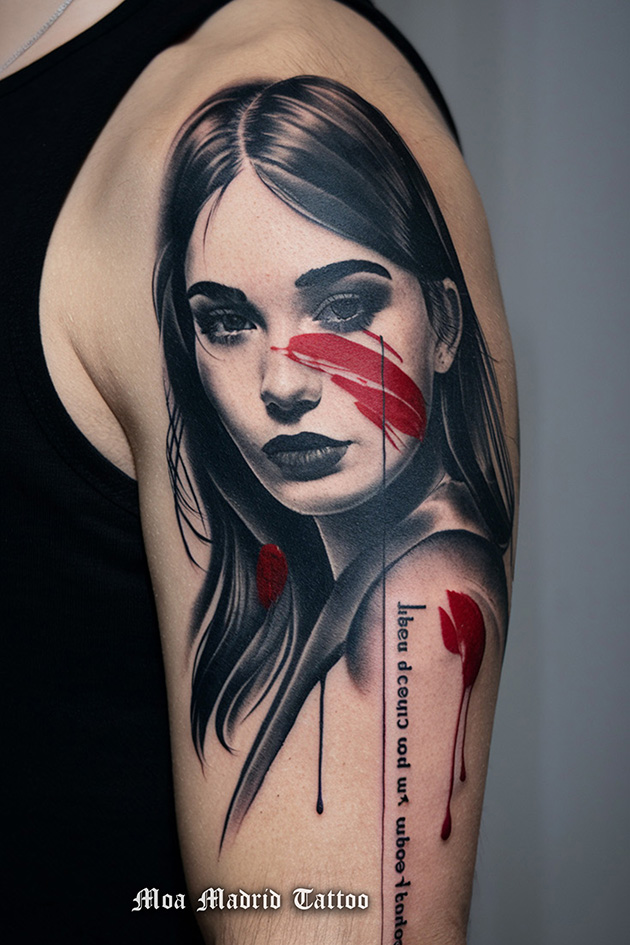 Tatuaje IA moderno retrato de mujer