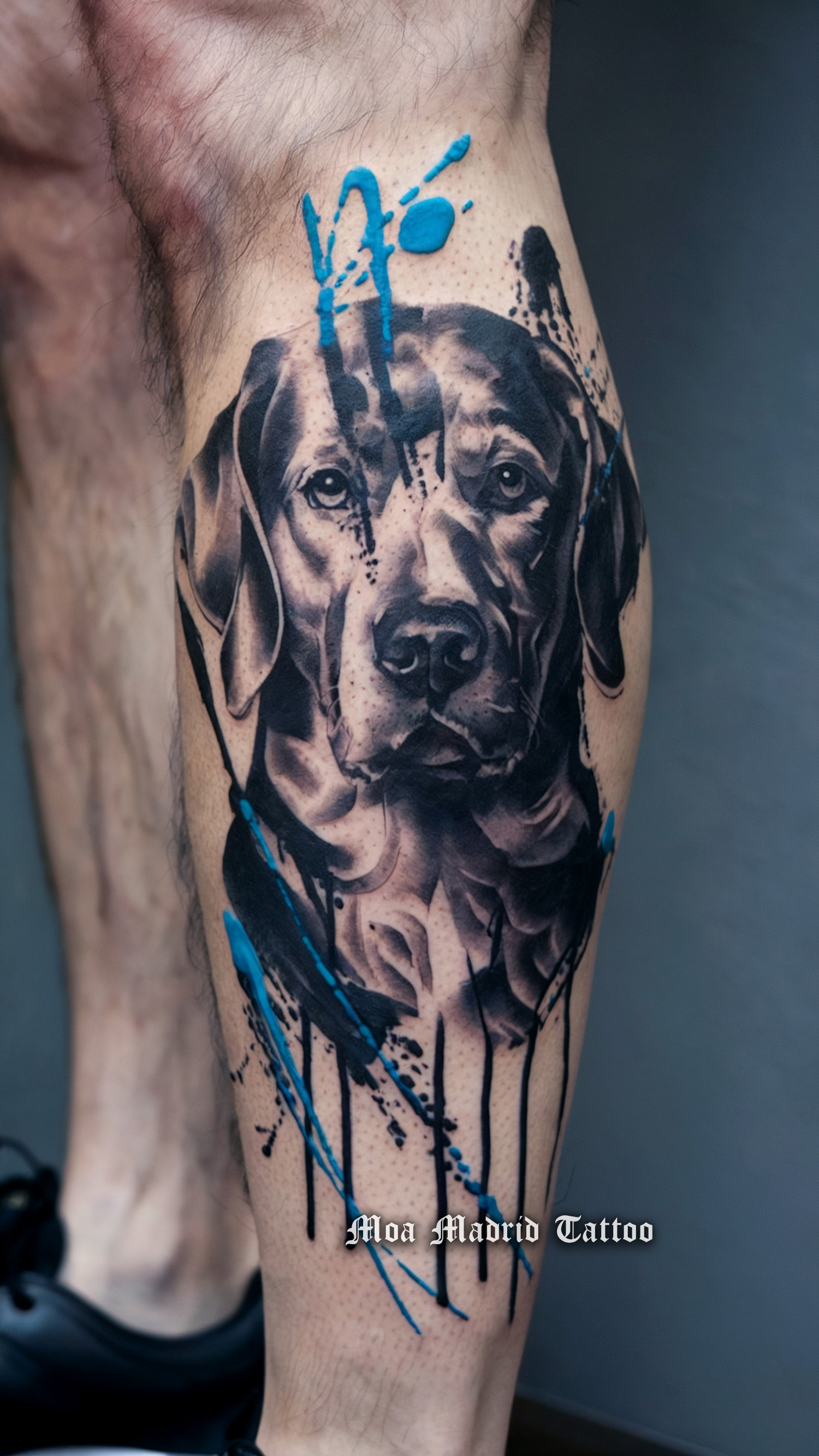 Tatuaje IA de moderno retrato perro